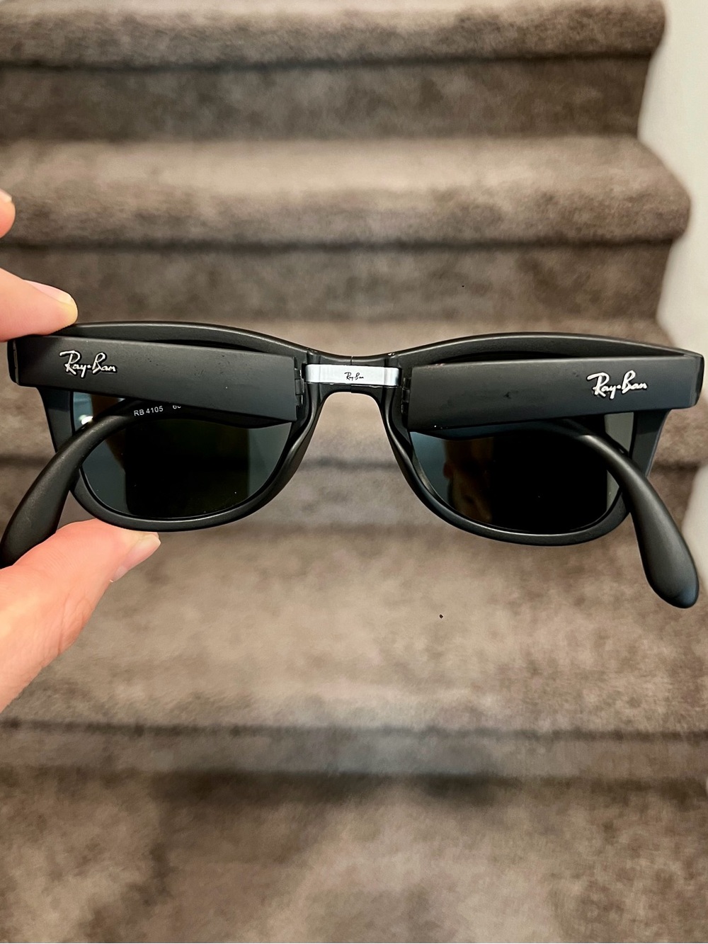 Ray-Ban Black Folding Wayfarer Sunglasses with Black Case - Picture 3 of 8